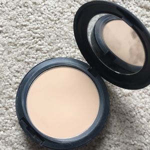 Mac studio fix foundation powder NC25
